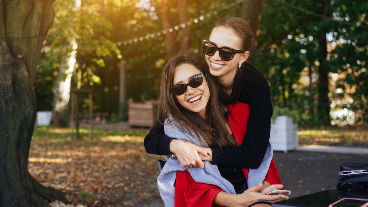 FALL IN LOVE, LADIES!