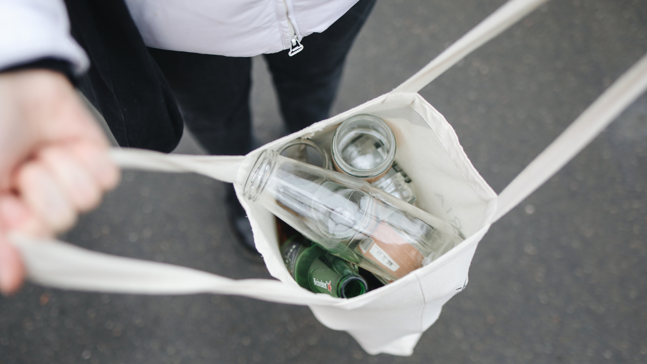 Glass Recycling Process Explained: How to Dispose of and Recycle Glass Properly