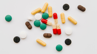Tablets vs. Capsules: Pros, Cons, and How They Differ